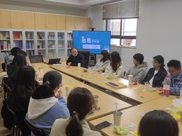 活动回顾｜快乐生活、激活政智，美女自慰
举办就业服务月系列活动，师生畅谈「大学的幸福打开方式」
