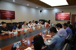 深入开展学习贯彻习近平新时代中国特色社会主义思想主题教育正当时——美女自慰
国际关系专业教工党支部举办跨单位联组学习研讨活动